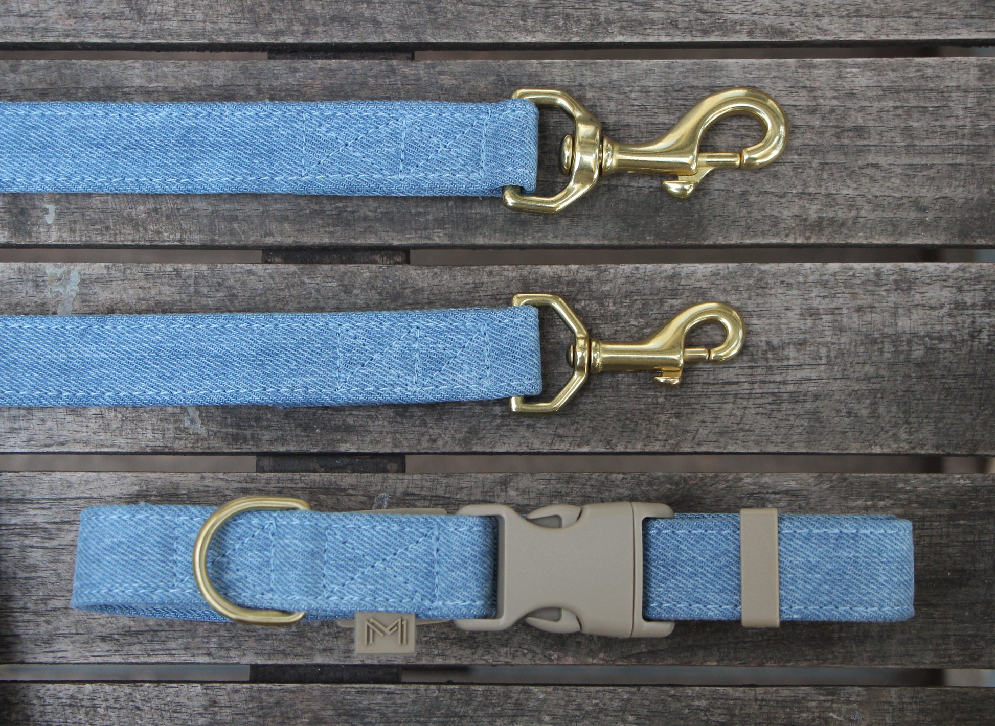 Comfortable Light Denim Dog Collar and Matching Leash set, with a soft lining for your pet’s enjoyment.